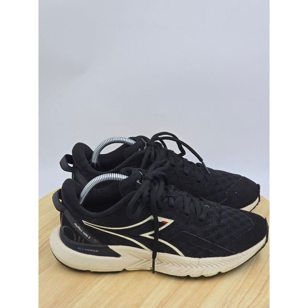 Diadora Mythos Blueshield VOLO 3 HIP Black running shoes Womens  size 7